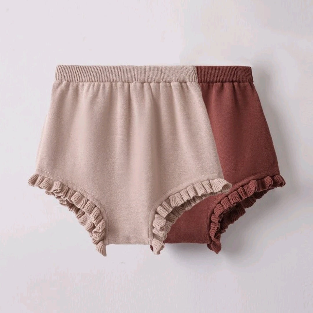 ショートパンツ STUDIOTABLE : 24FW / RUFFLE KNIT SHORTS (2COLORS) EDIKTED Lindsay Ruffle Knitted Womens Shorts - BEIGE | Tillys